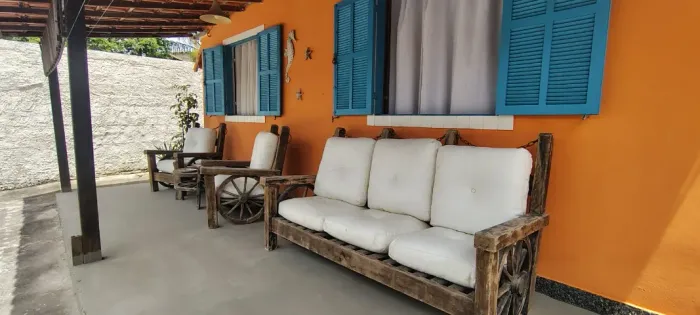 Casa de 5 quartos com área gourmet e quintal em Unamar