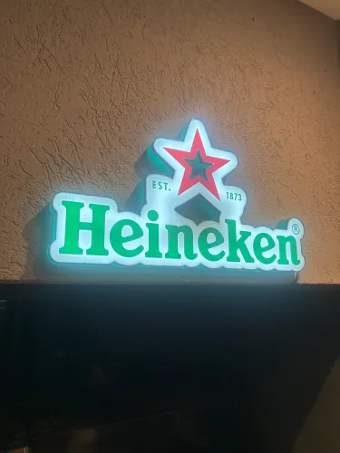 Placa luminosa de Neon da Heineken