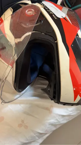 Capacete seminovo *