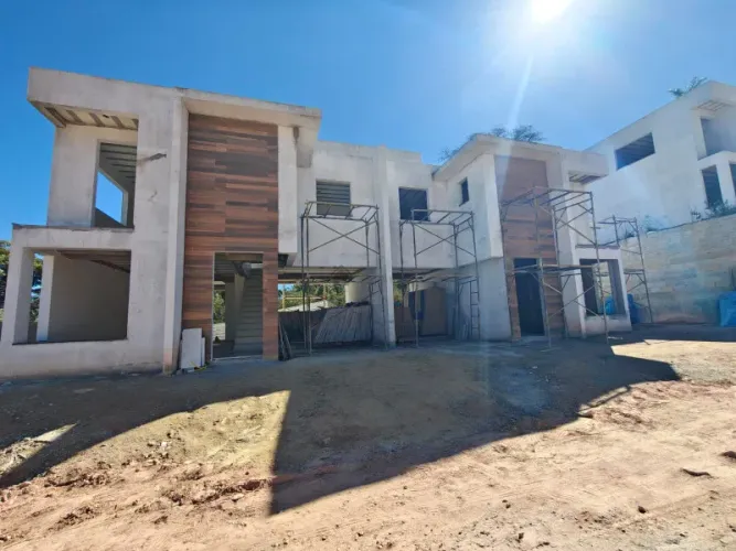 LINDA CASA EM OTIMA LOCALIZAAAO EM CONTAGEM, 03 QUARTOS SENDO 1 COM SUITE E 3 VAGAS DE GAR