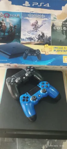 PlayStation 4 slim