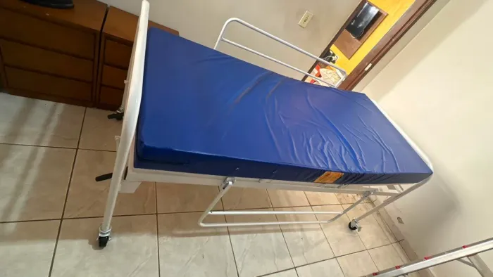 Cama Hospitalar nunca usada