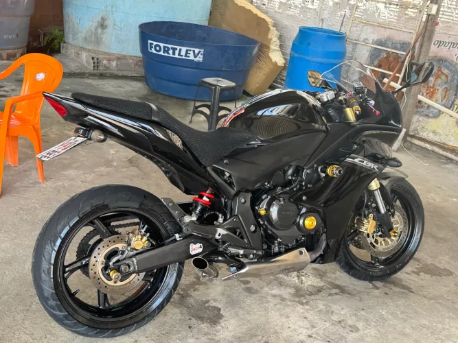CBR 600F 2012 (Hornet carenada)