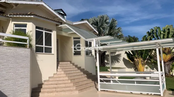 Casa com 4 (quatro) à venda em Amparo SP