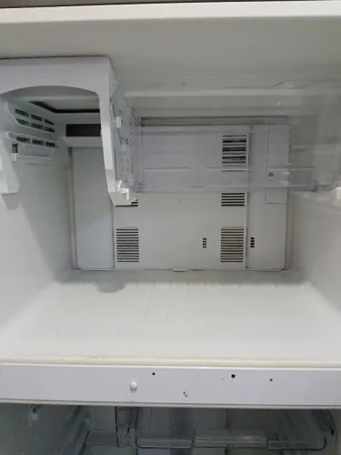 Geladeira frost free com defeito motor liga mais desliga com 10 minuto 