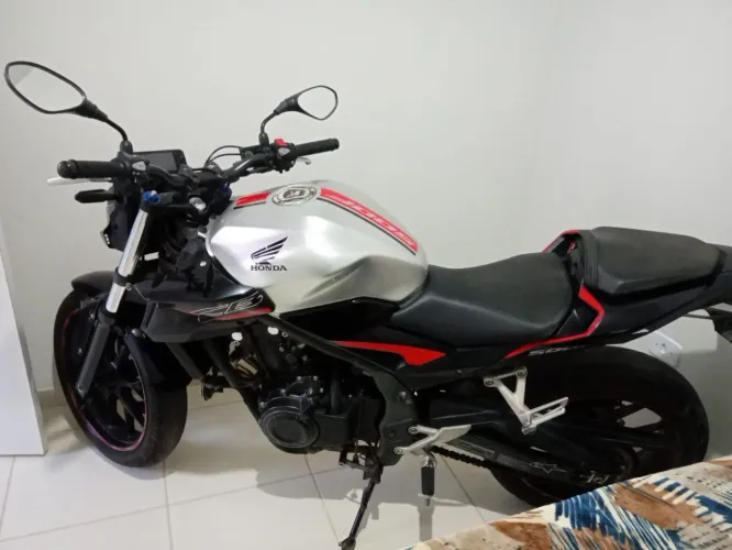 Transmissão nova , pneus novos