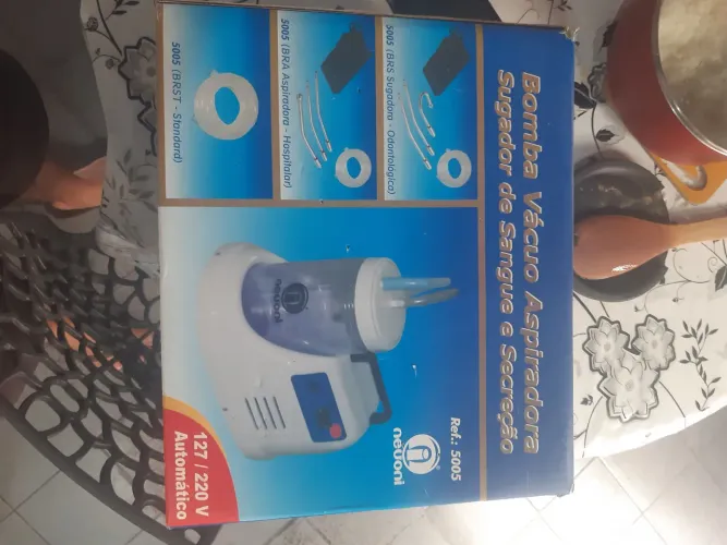 Aspirador de secreção e sangue. 200