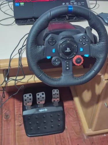 Logitech G29 Completo na Caixa (Pouquíssimo Uso)