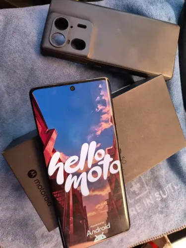 Moto edge 50 ultra 12/512Gb.