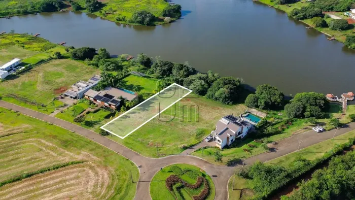 Terreno molhado no condomínio Ecovillas com 2364,54m2,excelente topografia- Avalia permuta