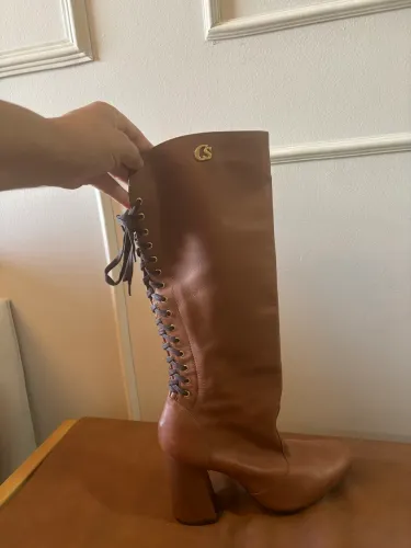     Bota Carmen Steffens Couro Legítimo. Aceito Cartão 10x