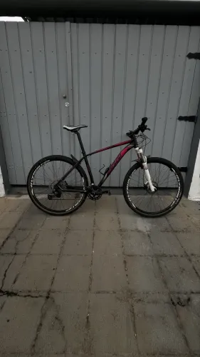 Bicicleta Mountain Bike Oggi BW 7.0 (Deore).