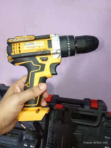 Vendo furadeira e parafusadeira 2 em 1