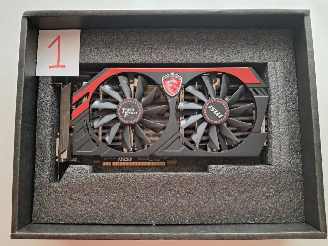 Lote de 3 Placa de video R9 270X com defeito