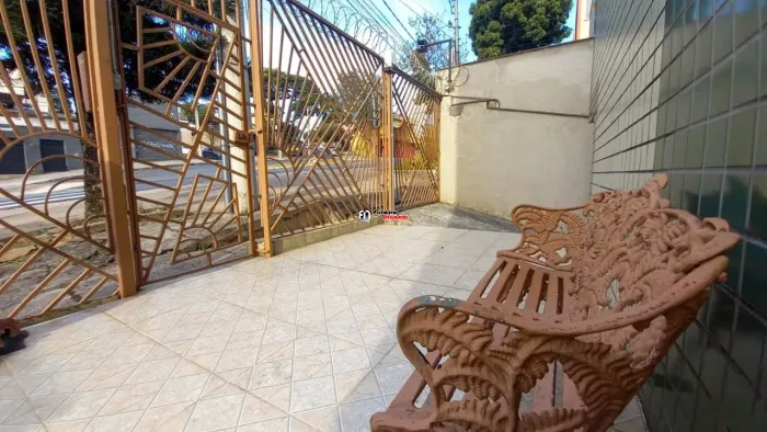 Aluga-se apartamento com 2 quartos no Planalto