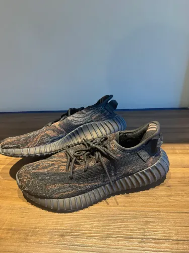 Yeezy Preto Novo - Adidas -