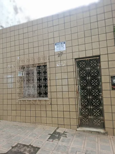 Vende_se uma casa da rua Joaquim número 11de Nabuco bairro oliveira lima