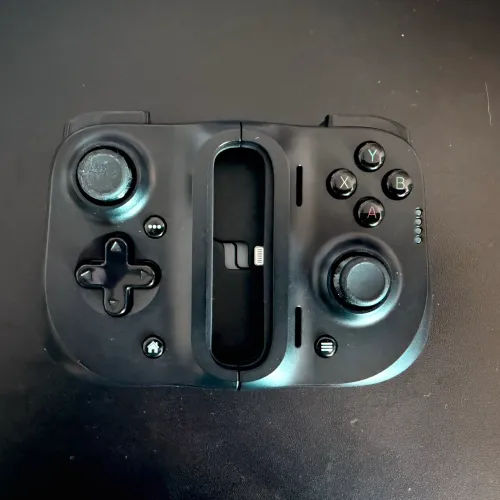 Controle para Smartphone Razer Kishi Compativel com iPhone iOS Entrada Lightning