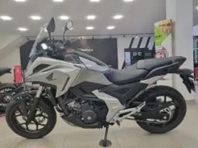 nc 750 x  abs      2024    dct