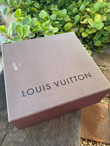 Caixa de presente LOUIS VUITTON