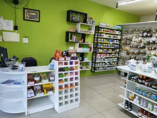 VENDE-SE MOBILIÁRIO E EQUIPAMENTOS COMPLETOS PARA LOJA DE PRODUTOS NATURAIS