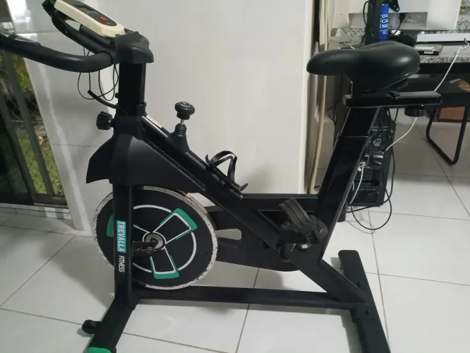 Bicicleta ergométrica profissional