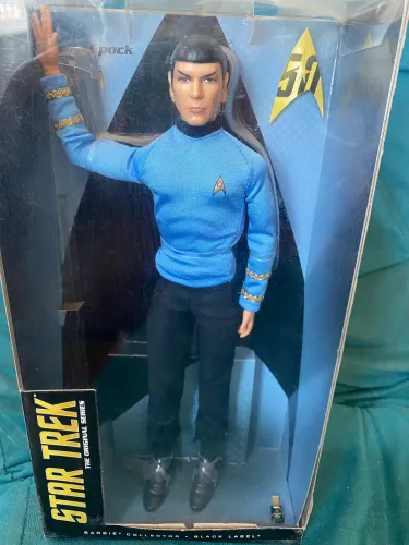 Boneco Spock Star Trek 50 anos linha Barbie Signature