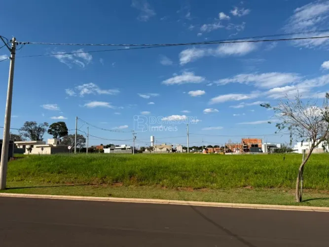 Venda de Terreno / Condomínio na cidade de Araraquara