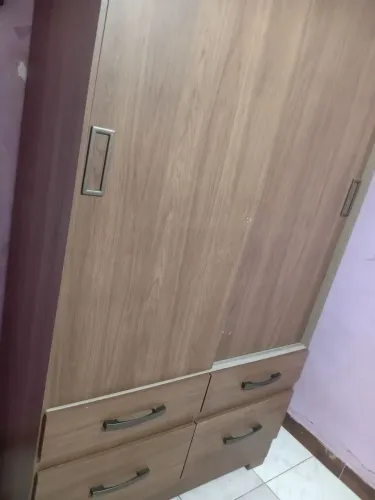 Vendo um guarda roupa 
