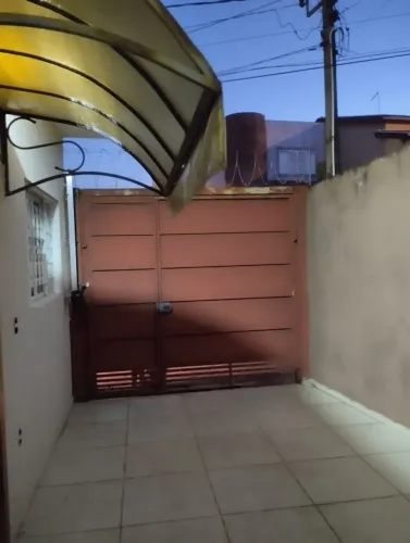 CASA À VENDA - ÓTIMA LOCALIZAÇÃO NO VISTA ALEGRE