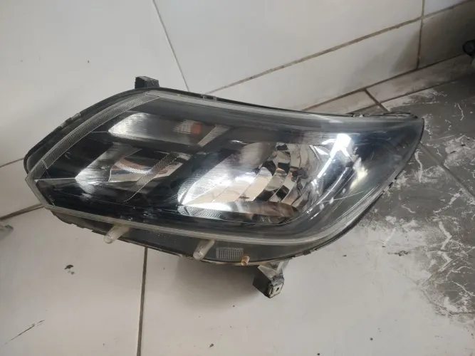 Farol S10 LT 2022 esquerdo