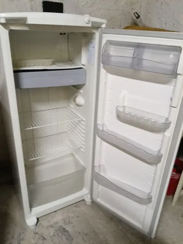 Geladeira Consul 300 litros Novinha 