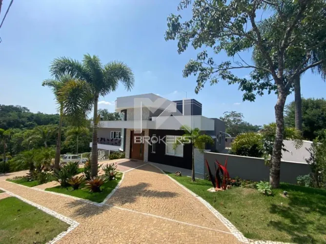 Casa térrea para Alugar no Condomínio Lombarda na cidade de Valinhos - SP