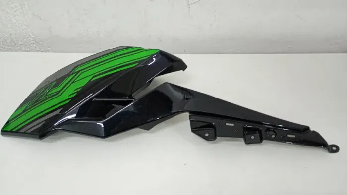 Carenagem Aba Tanque Esquerda Kawasaki Z400 Original