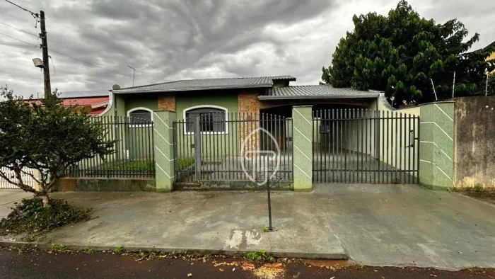 Casa com 3 dormitórios para alugar, 200 m² por R$ 2.450,00/mês - Centro - Ibiporã/PR