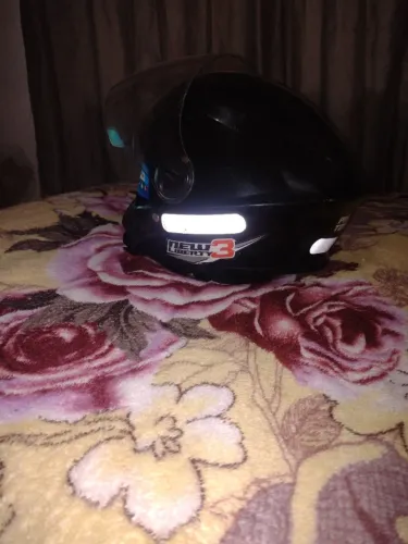 Vendo capacete New Liberty 3