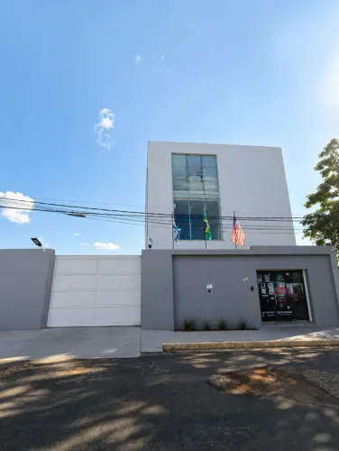 Imóvel comercial de alto padrão, bairro Parque Olímpico, excelente localização.