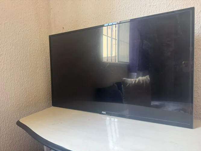 TV para retirada de peças