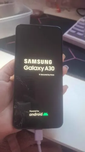 Celular A30