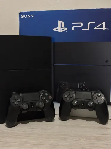 PlayStation 4(PS4) - Desbloqueado 500GB