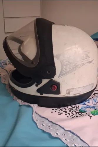 Capacete
