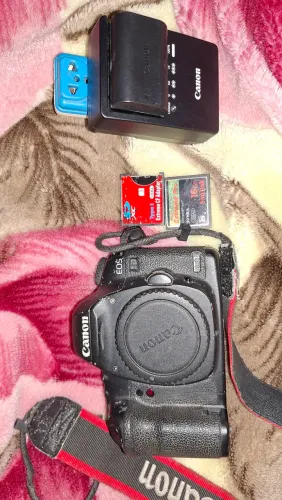 Canon 5D Mark II + 50mm f/1.8 + Flash YN560-II | Kit Fotográfico