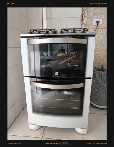 Fogão Eletrolux (duplo forno e grill)