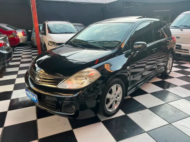 Nissan Tiida SL 1.8/1.8 Flex 16V Aut. 2012