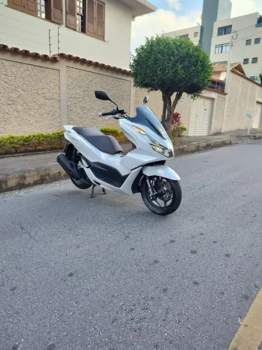 PCX 160 com apenas 3890 kms