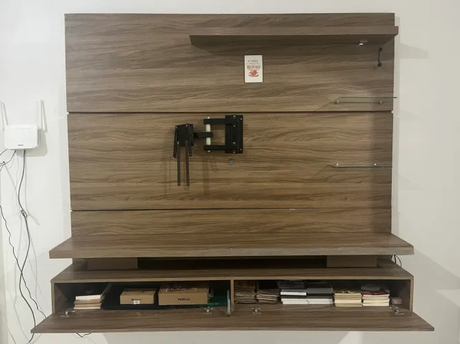 Painel para TV com mesinha 