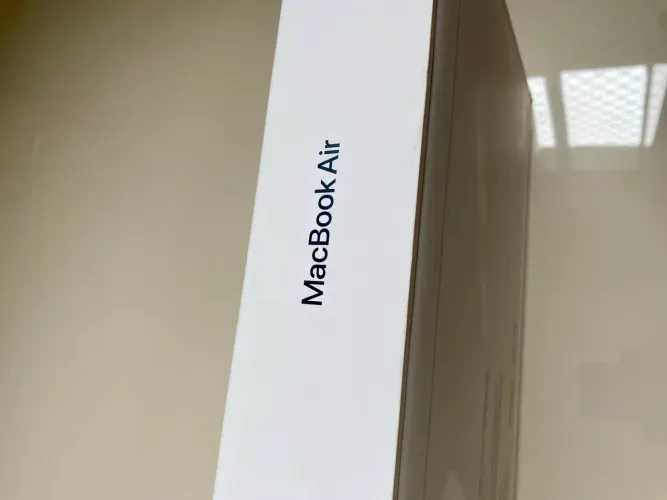 MacBook Air M4 16Gb RAM - 256gb SSD - LACRADO NA CAIXA