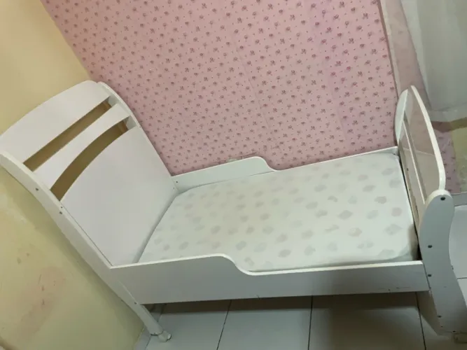 Berço americano vira cama  R$ 330,00
