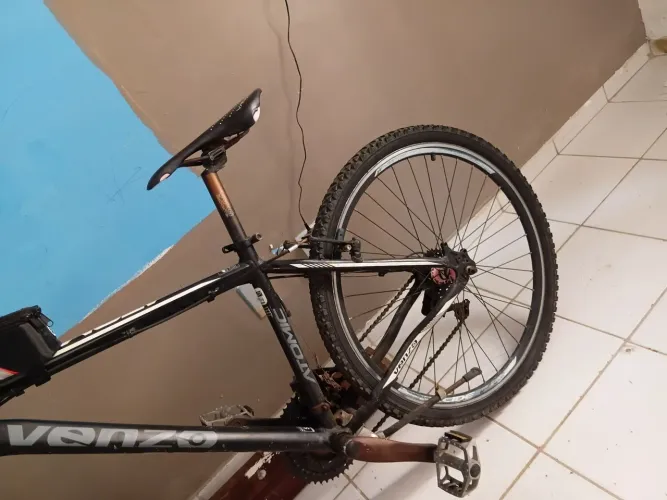 Bicicleta Mountain Bike Venzo Atomic Aro 26 - Freio a Disco (Ótimo Estado)