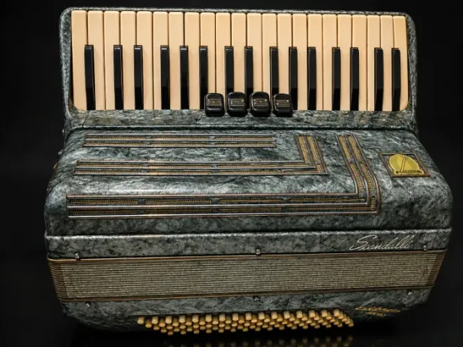 ACORDEON SCANDALLI 240/75 DITTA G. QUAGLIA NAPOLI